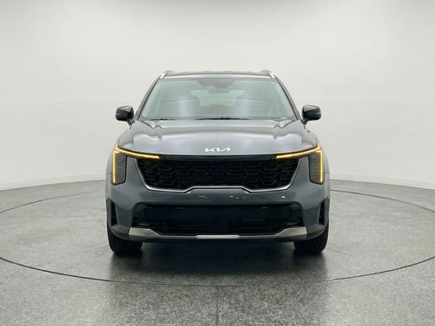 Used 2024 Kia Sorento S image 2