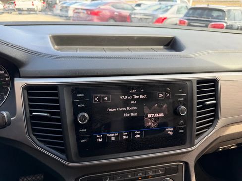 Used 2018 Volkswagen Atlas SE image 19