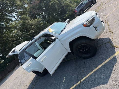 Used 2019 Toyota 4Runner SR5 RWD image 27