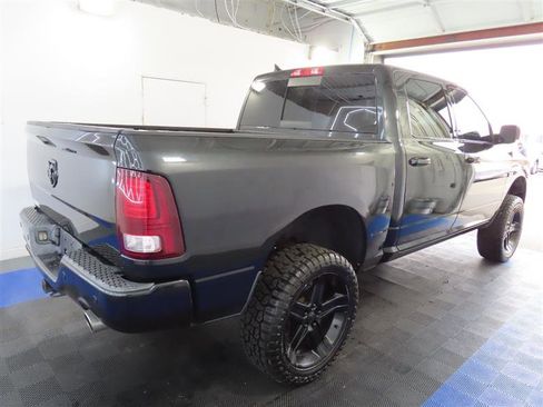 Used 2018 RAM 1500 Sport image 12