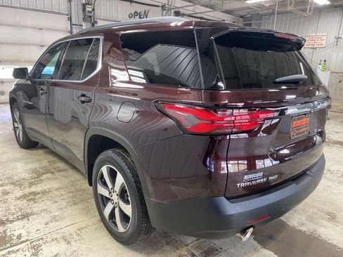 Used 2023 Chevrolet Traverse LT w/ LT Premium Package AWD/4WD image 7