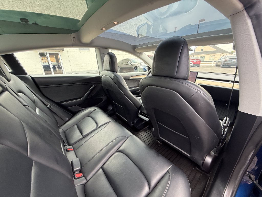 Used 2022 Tesla Model 3 RWD image 4
