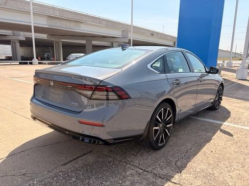 Used 2023 Honda Accord Touring image 5