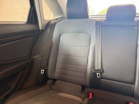 Used 2025 Volkswagen Jetta SE image 33