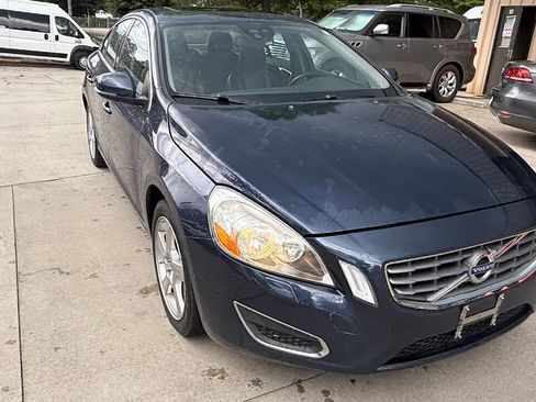 Used 2012 Volvo S60 T5 w/ Climate Pkg FWD image 13