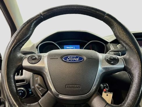 Used 2014 Ford Focus SE w/ Equipment Group 201A FWD image 11
