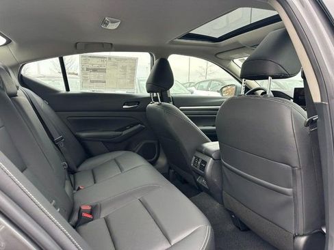 New 2025 Nissan Altima 2.5 SL FWD image 4