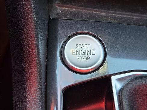 Used 2023 Volkswagen Tiguan SE R-Line image 20