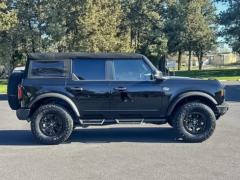 Used 2024 Ford Bronco Wildtrak image 3