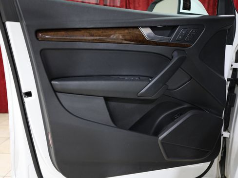 Used 2018 Audi Q5 2.0T Premium Plus w/ Premium Plus Package image 11