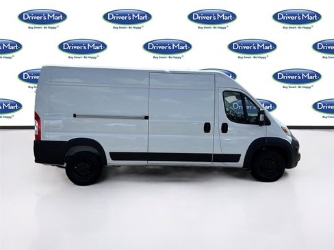 Used 2025 RAM ProMaster 2500 w/ Convenience Group FWD image 8
