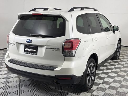 Used 2017 Subaru Forester 2.5i Premium w/ All-Weather Package AWD/4WD image 5