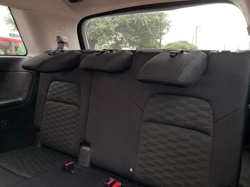 Used 2024 Nissan Pathfinder SV FWD image 11