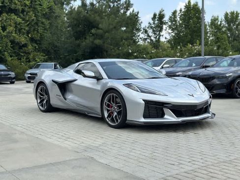 Used 2026 Chevrolet Corvette Z06 RWD image 5