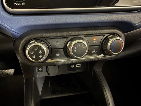 Used 2025 Nissan Versa SV FWD image 15