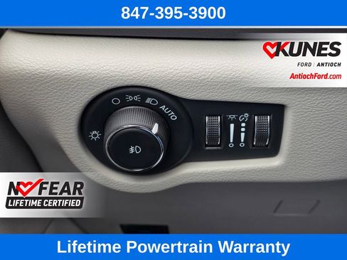Used 2024 Chrysler Pacifica Touring-L FWD image 41