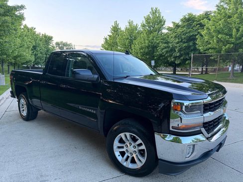 Used 2017 Chevrolet Silverado 1500 LT w/ All Star Edition AWD/4WD image 1