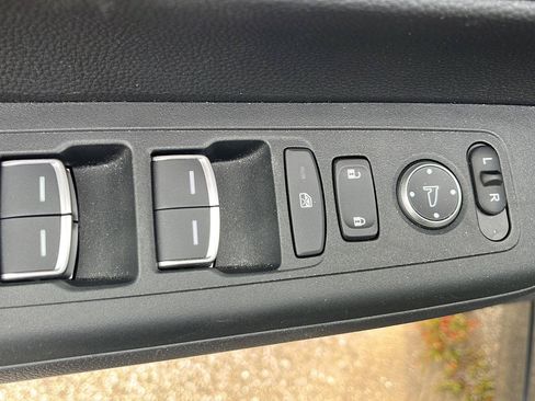 Used 2024 Honda CR-V Sport Touring image 4