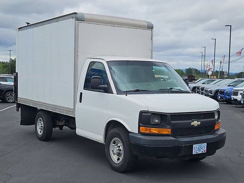 Used 2016 Chevrolet Express 3500 RWD image 8