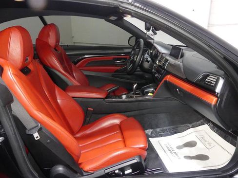 Used 2017 BMW M4 Convertible RWD image 22