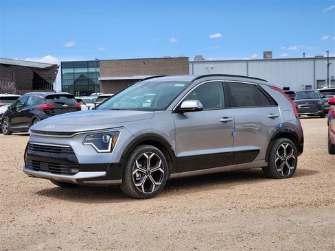 New 2025 Kia Niro EX Touring image 4