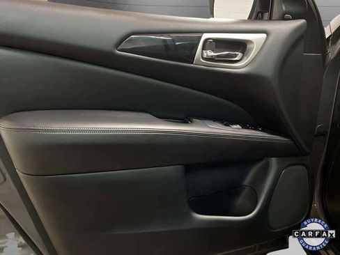 Used 2019 Nissan Pathfinder SV image 33