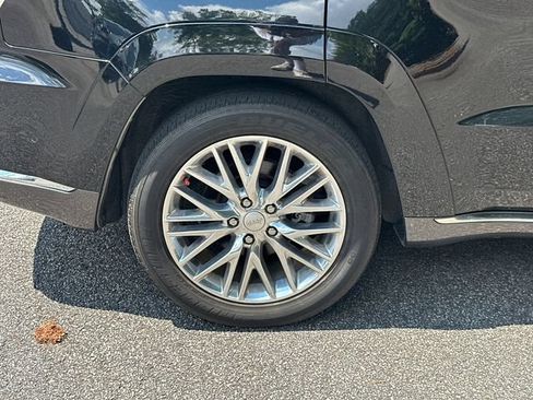 Used 2018 Jeep Grand Cherokee Summit AWD/4WD image 19