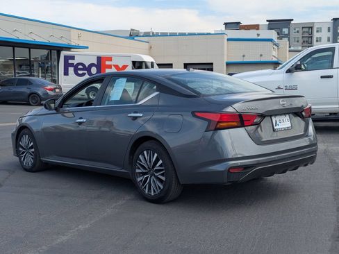 Used 2025 Nissan Altima 2.5 SV FWD image 7