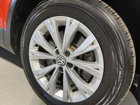 Used 2019 Volkswagen Tiguan SE image 12