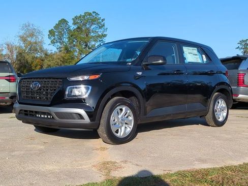 New 2026 Hyundai Venue SE image 2