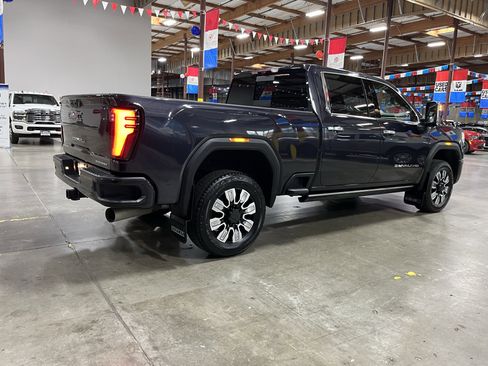 Used 2024 GMC Sierra 3500 Denali w/ Denali Reserve Package AWD/4WD image 5