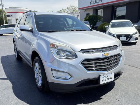 Used 2017 Chevrolet Equinox LT w/ Convenience Package FWD image 4