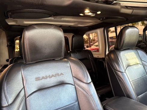 Used 2020 Jeep Wrangler Unlimited Sahara AWD/4WD image 14