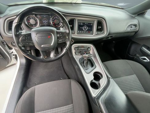 Used 2022 Dodge Challenger GT image 13