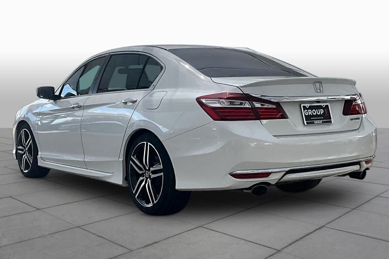 Used 2016 Honda Accord Sport image 11