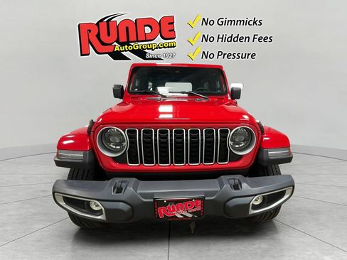 Used 2025 Jeep Wrangler Unlimited Sahara w/ Safety Group AWD/4WD image 9