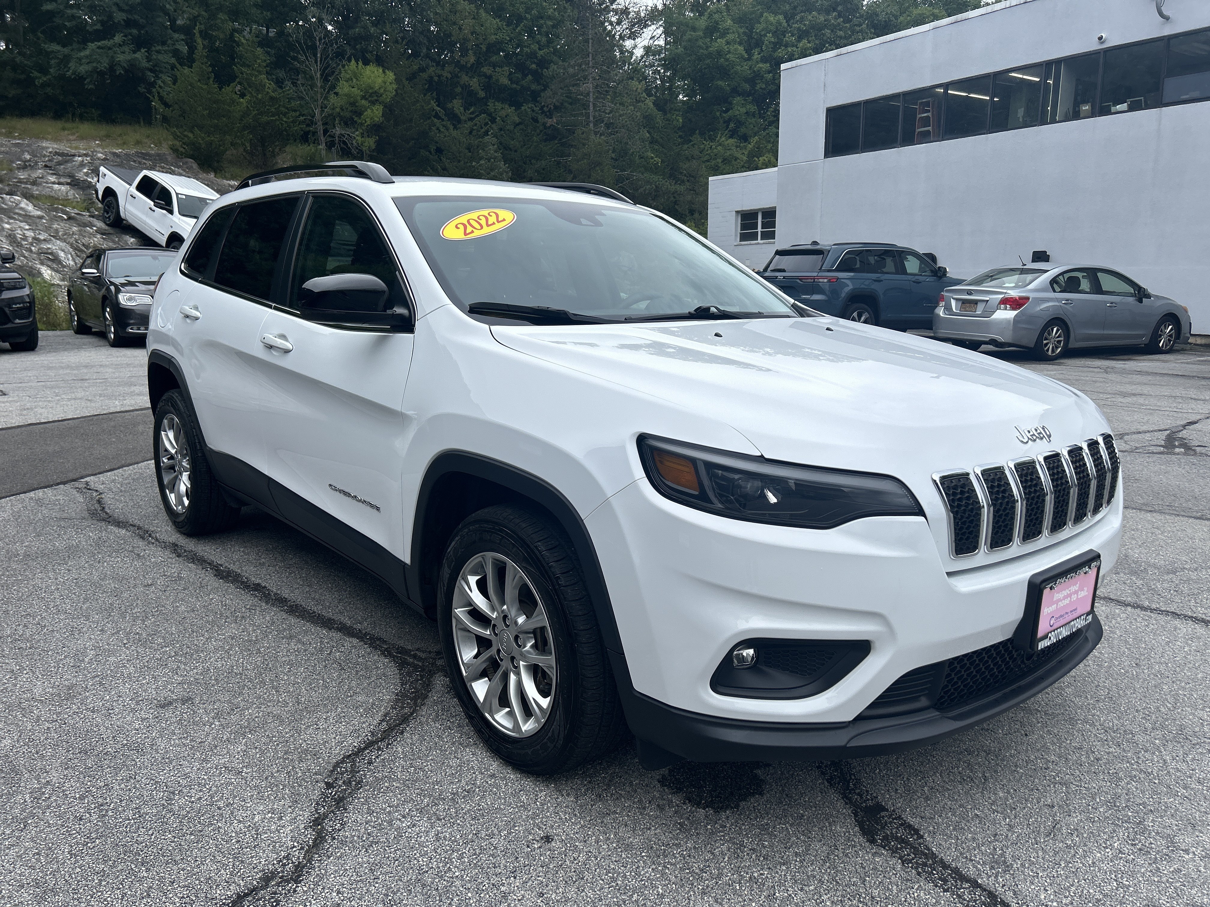 Certified 2022 Jeep Cherokee Latitude Lux FWD image 4