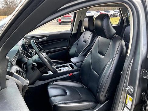 Used 2022 Ford Edge Titanium image 21