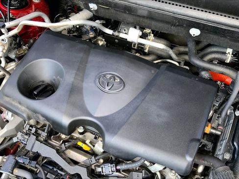 Used 2024 Toyota RAV4 XSE w/ Weather Package AWD/4WD image 33