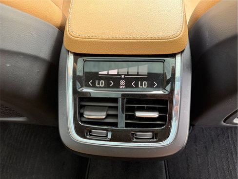 Used 2016 Volvo XC90 T6 Momentum w/ Momentum Plus Package AWD/4WD image 36