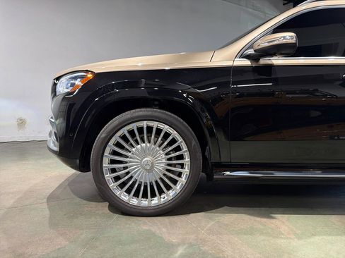 Used 2023 Mercedes-Benz Maybach GLS 600 4MATIC image 2