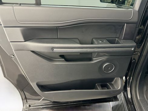 Used 2024 Ford Expedition Max XLT image 27