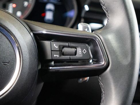 Certified 2025 Porsche Macan image 34