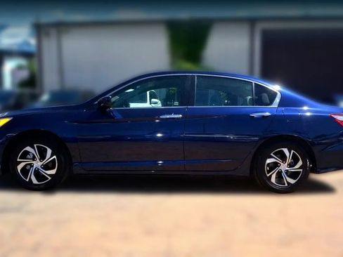 Used 2017 Honda Accord LX image 3