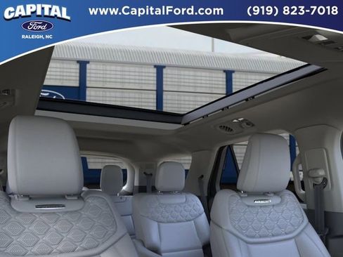 New 2026 Ford Explorer Platinum w/ LUX Leather Package AWD/4WD image 22