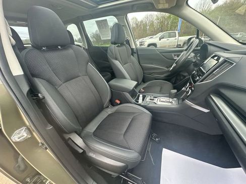Used 2023 Subaru Forester Premium image 30