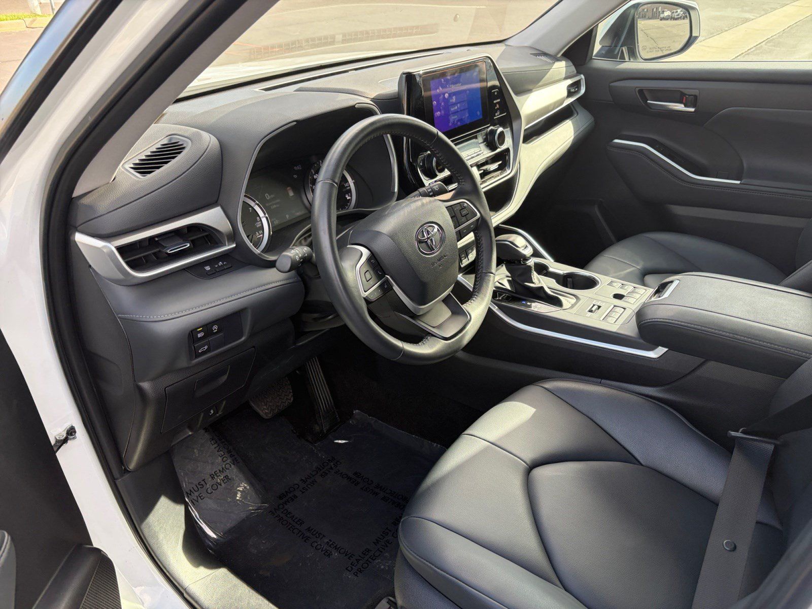Used 2026 Toyota Highlander XLE AWD/4WD image 10