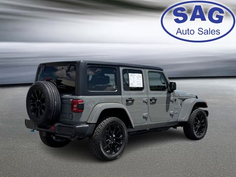 Used 2023 Jeep Wrangler Sahara AWD/4WD image 4