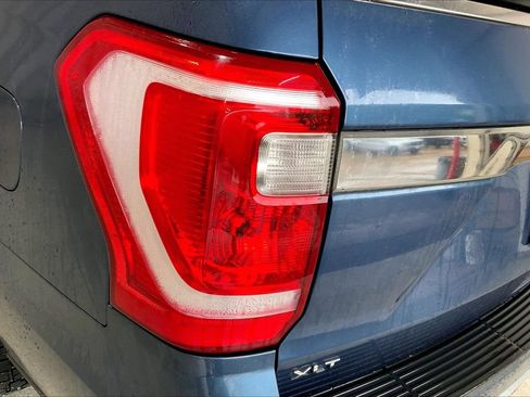 Used 2018 Ford Expedition Max XLT w/ Equipment Group 202A RWD image 13