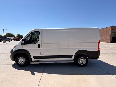 Used 2025 RAM ProMaster 2500 w/ U-Haul Equipment Group FWD image 11